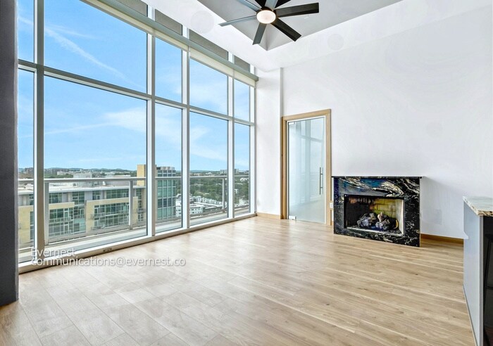 Building Photo - 1154 Division St