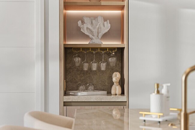 Building Photo - 220 S Swinton Ave