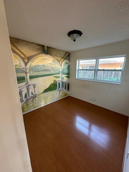 Building Photo - 3291 SW 4th St