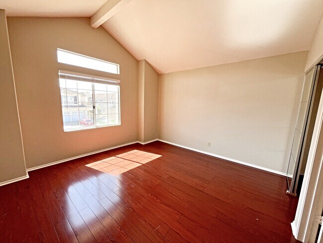 Building Photo - 12460 Picrus St