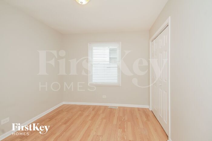 Building Photo - 1409 Chestnut Dr