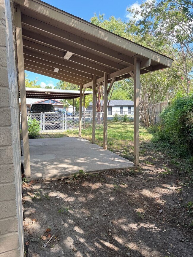 Building Photo - Cozy Living Near Rockwall Lake