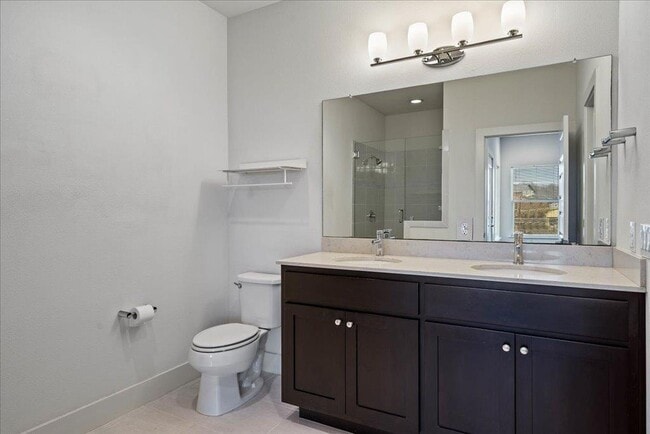 Building Photo - 2305 Coronado St