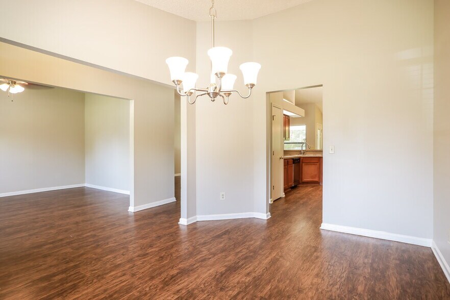 Building Photo - 3413 Deerfield Pointe Dr