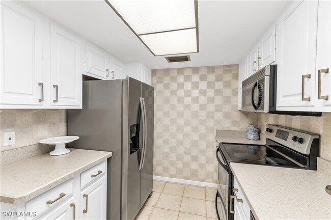 Building Photo - 17 Bluebill Ave