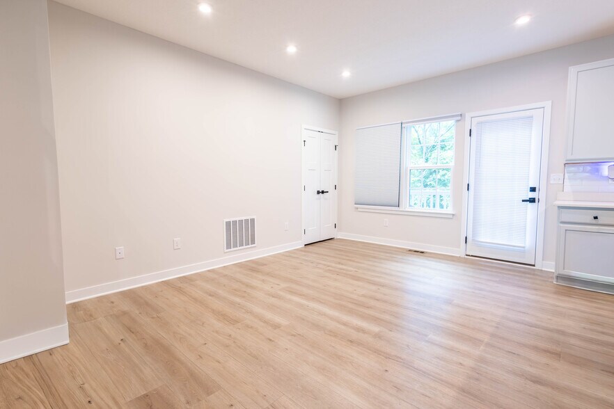 Building Photo - 6800 Frey Ln