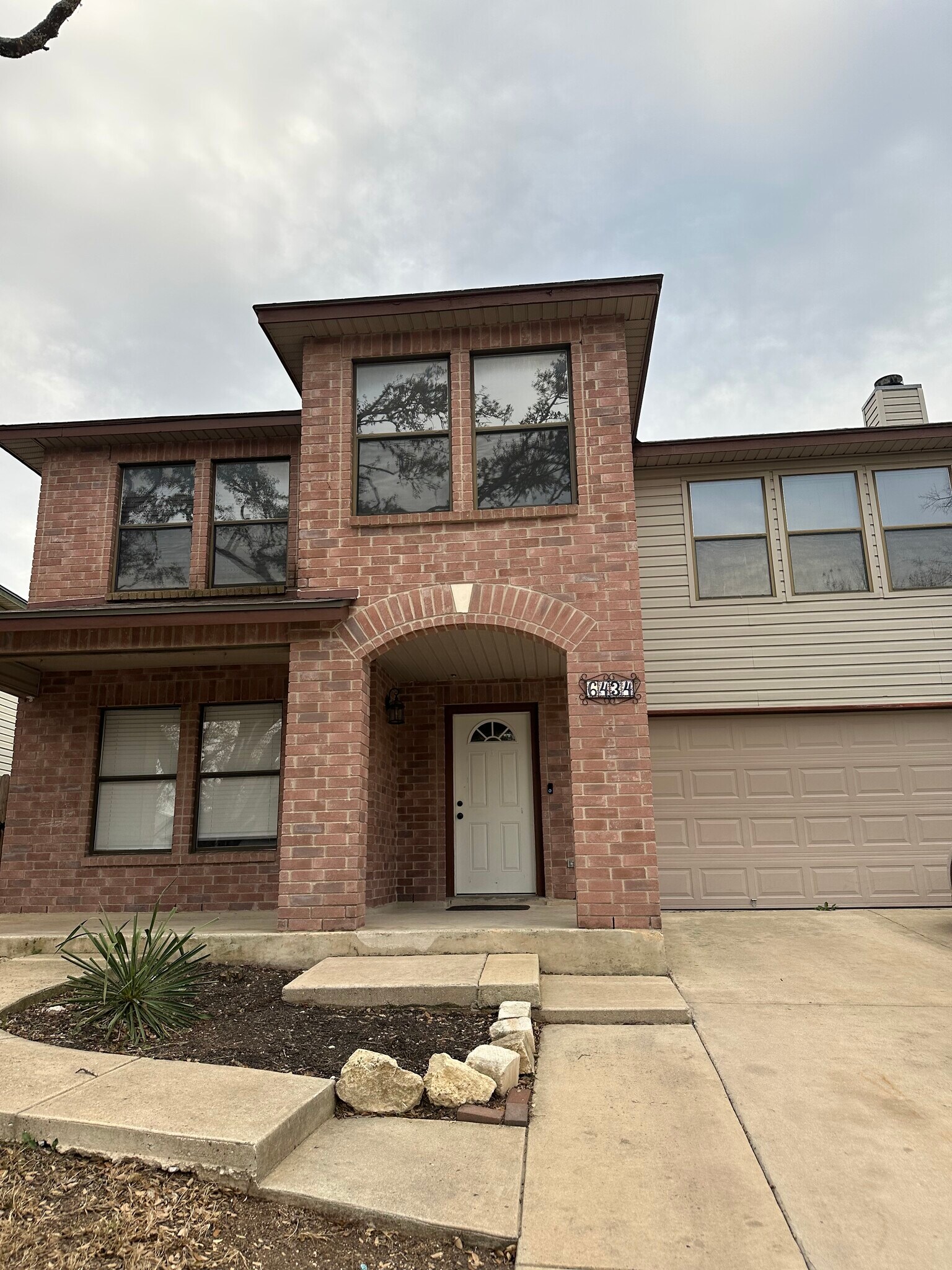 Building Photo - 6434 Maverick Oak Dr