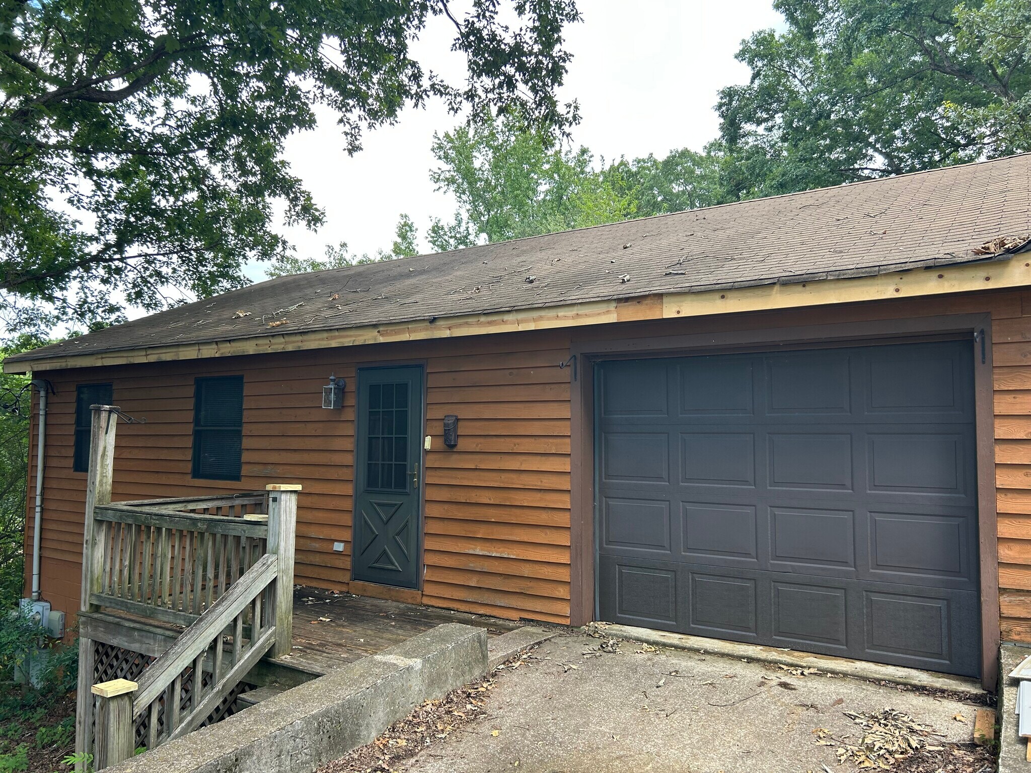 Building Photo - 600 Villard Dr