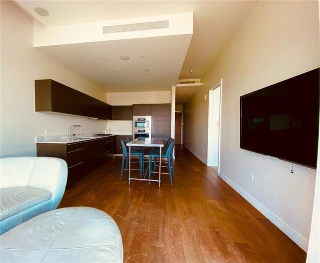 Building Photo - 210 Lavaca St