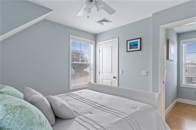 Building Photo - 42 E Bowery St