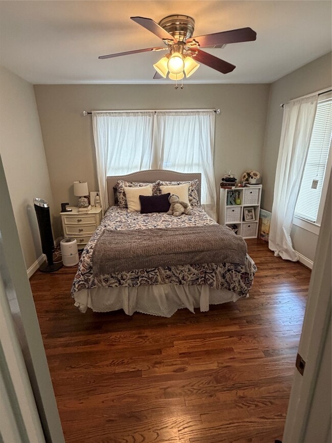 Building Photo - 307 E 28th St