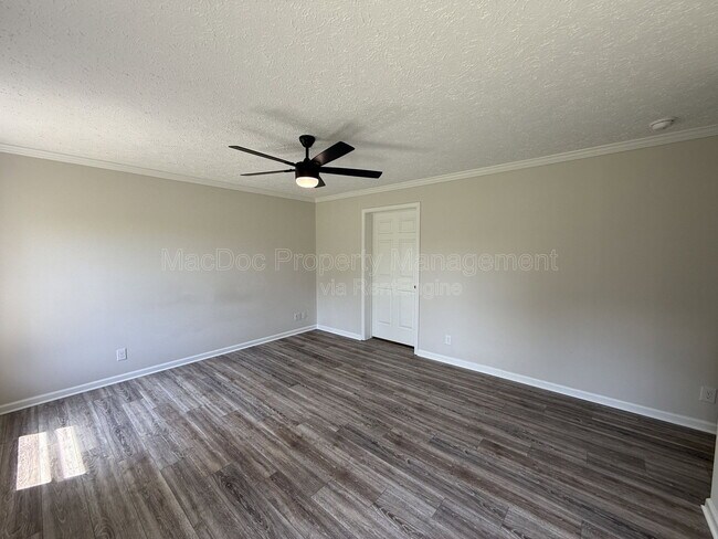 Building Photo - 10504 Benchmark Rd