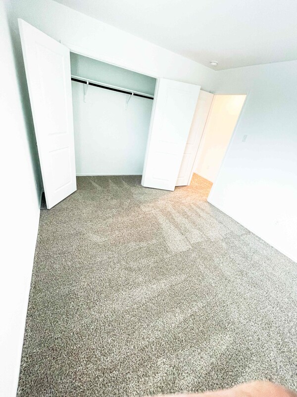 Building Photo - 335 Gabbro Gdns