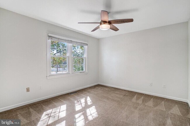 Building Photo - 6031 Mayfair Ln