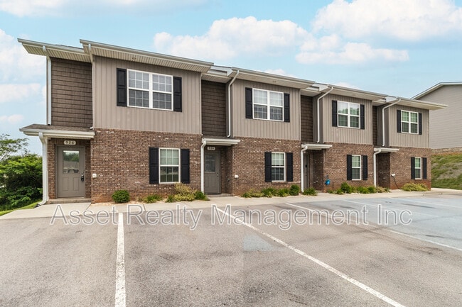 Building Photo - 926 Warrior Hill Dr