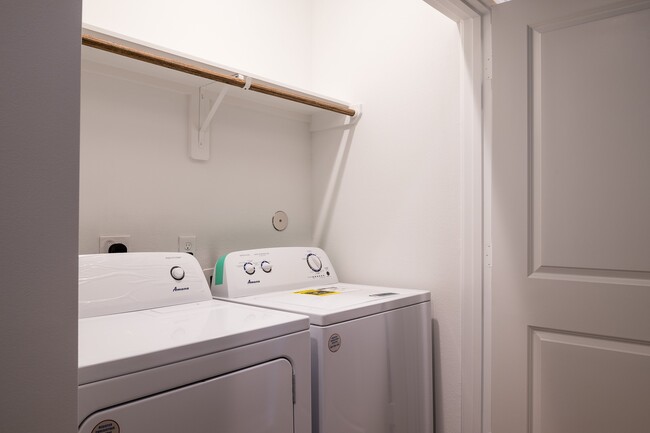 Building Photo - 417 Stonework Garden Ln