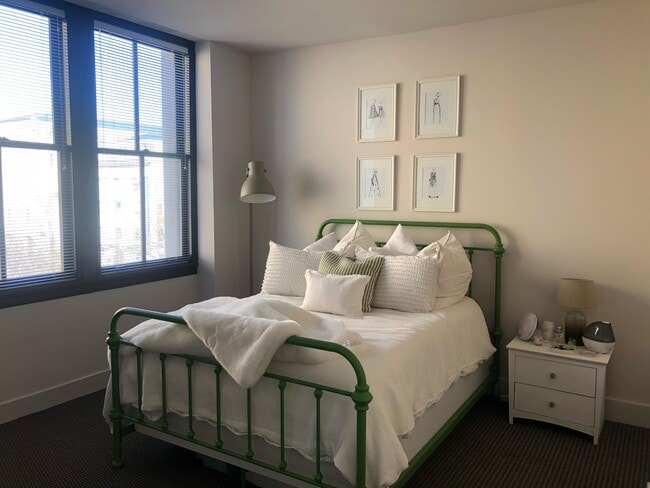 Interior Photo - 426 Mulberry