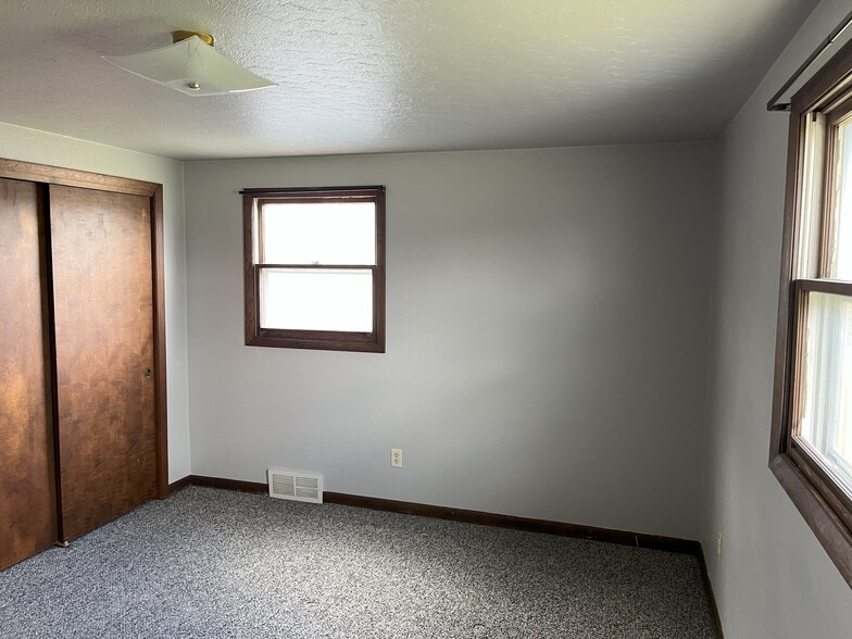 Building Photo - 3632 Glenbrooke Ln