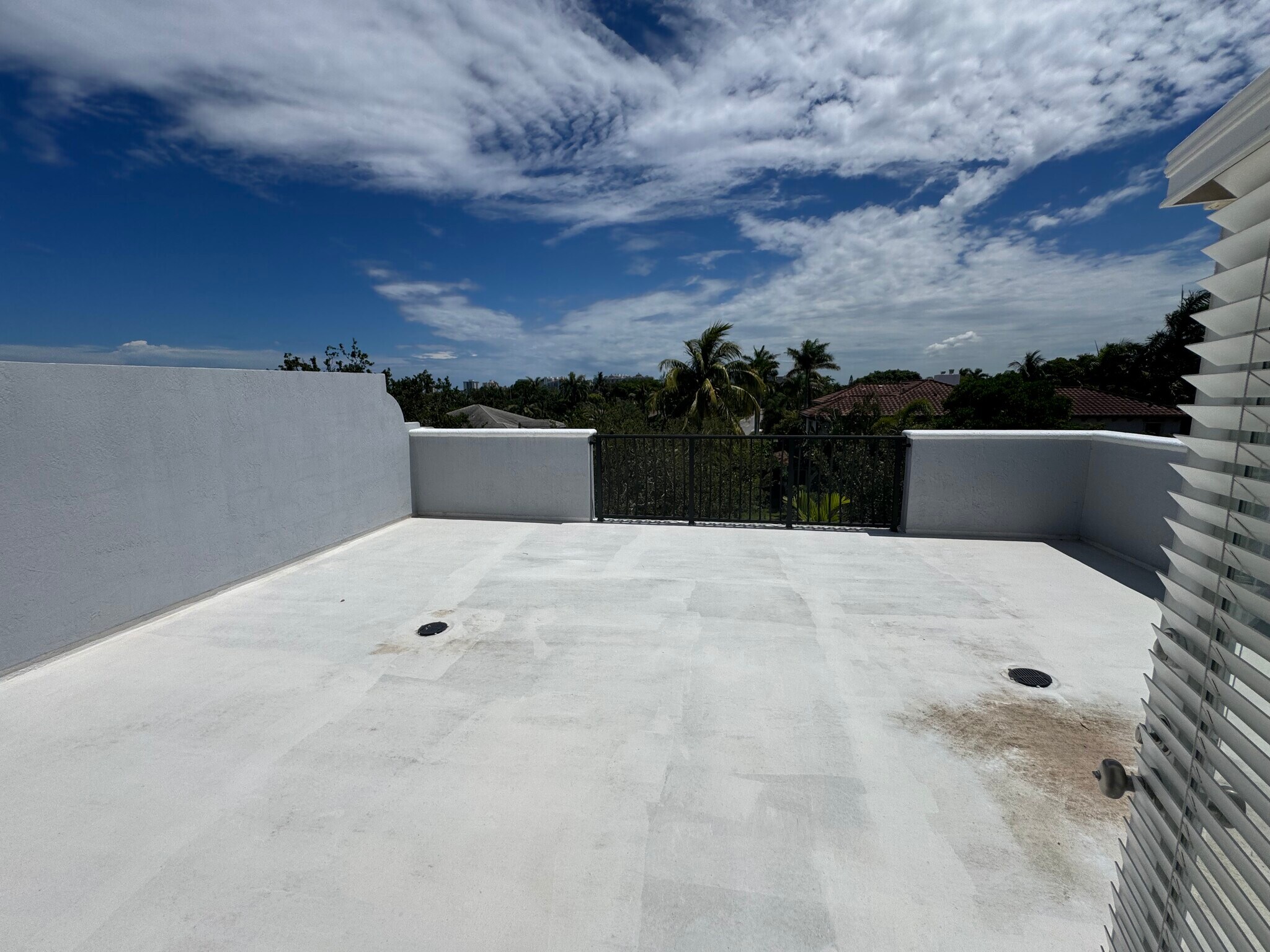 Building Photo - 2515 NE 18th St