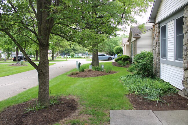 Building Photo - 6135 Sawmill Woods Dr