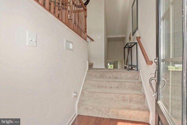Building Photo - 944 Basswood Dr