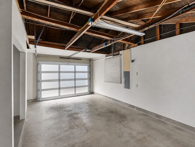 Building Photo - 3Bd/1.5Ba Kirkland Home
