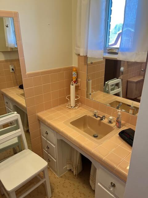 Building Photo - 1197 E Tracy Grove Rd