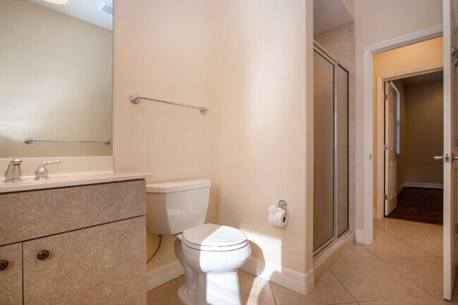 Building Photo - Rarely available executive home in The Hammocks is ready to rent on a long-term lease.