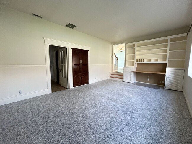 Building Photo - Gorgeous 5 bedroom 3 bathroom Home In Eagle