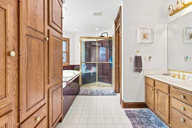 Building Photo - 45W235 Hillview Ln