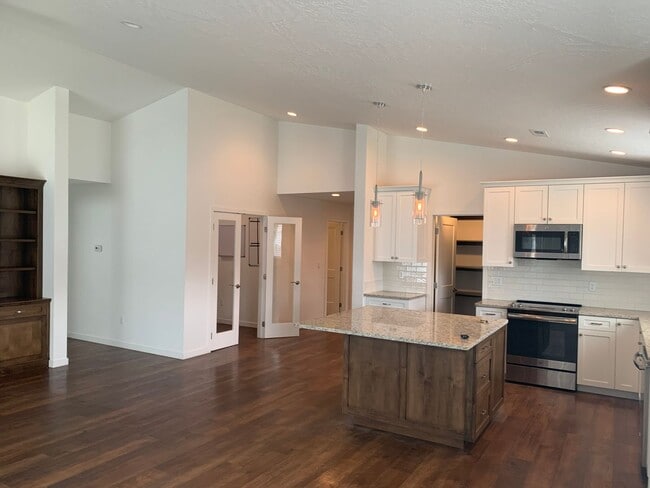 Building Photo - Post Falls Rancher