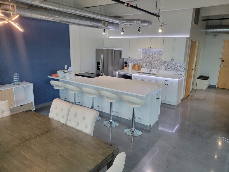 Building Photo - 120 SW 5th St