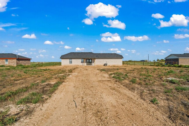 Building Photo - Country Living In Roosevelt ISD!