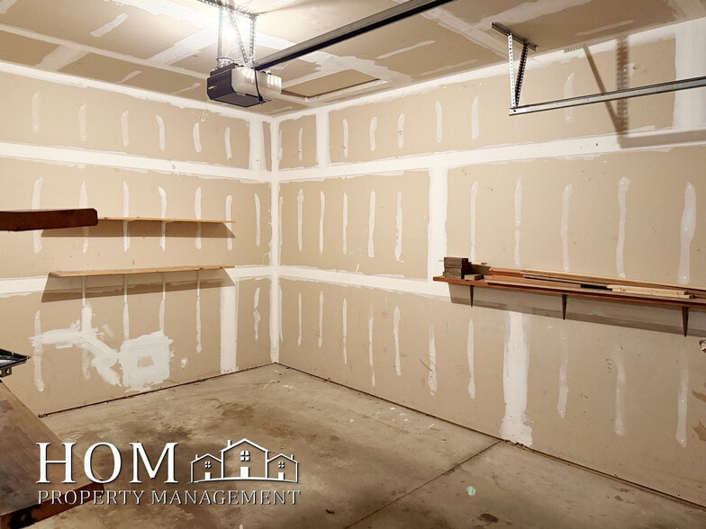 Building Photo - 320 E Lafayette St