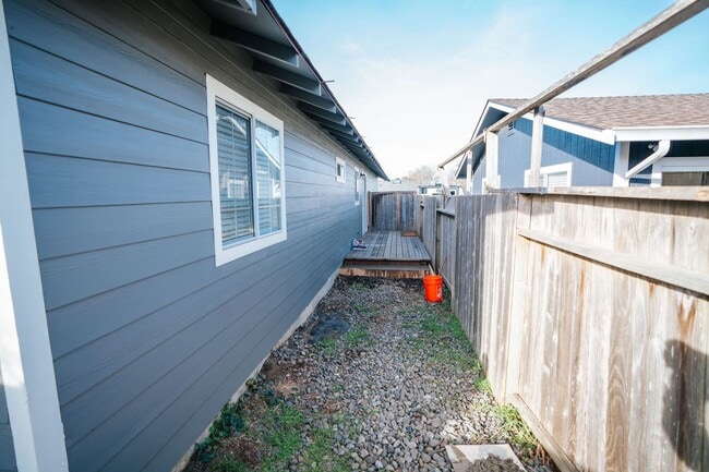 Building Photo - Fully Remodeled 3-Bedroom Home in McKinleyville