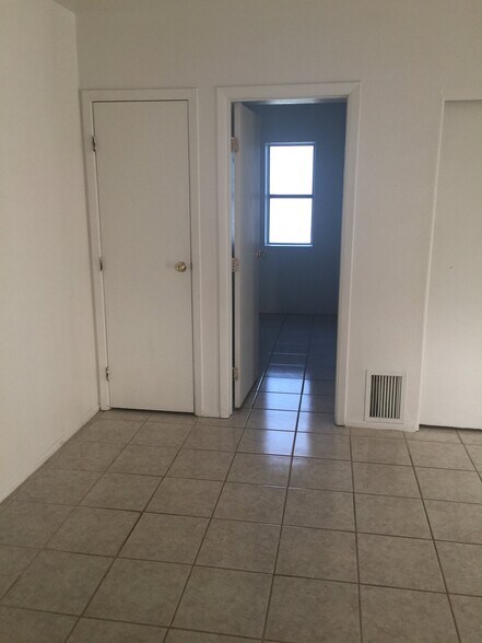 Building Photo - 1238 Urano Ct