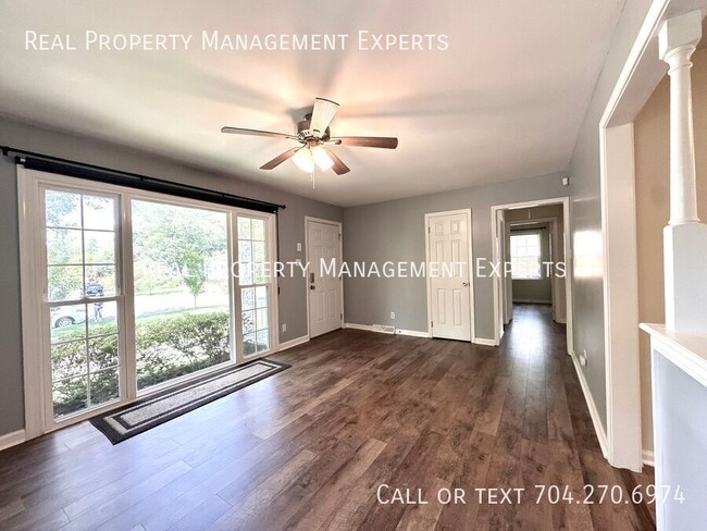 Building Photo - 4201 Winedale Ln