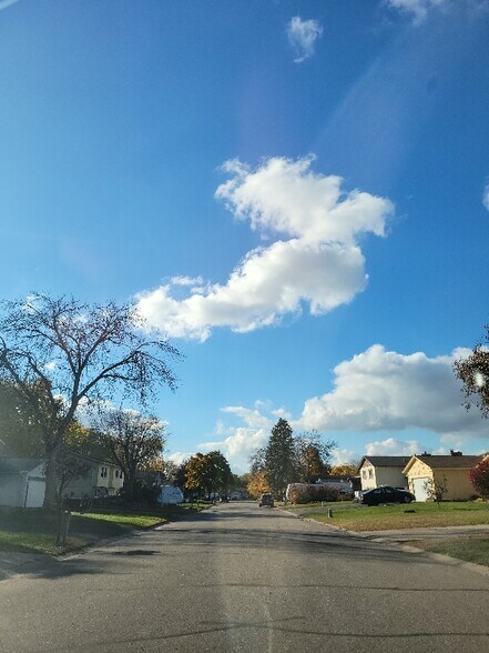 Building Photo - 7201 79th Ave N