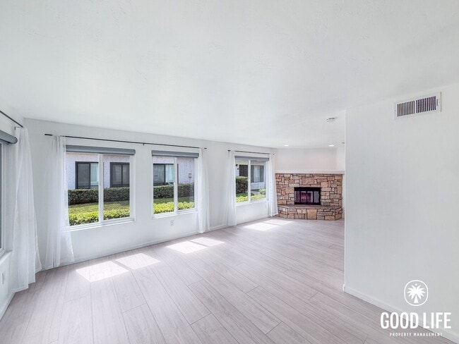 Building Photo - SD: Spacious 2BD/2.5BA home in Del Cerro with Fireplace, Private Balcony & 2-Car Garage