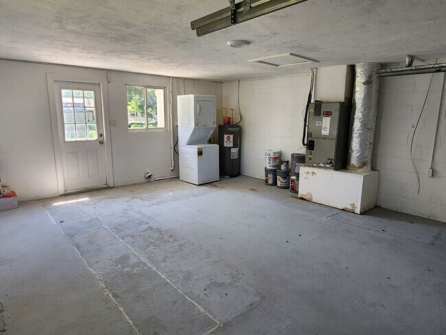 Building Photo - Fully updated 3-bedroom, 2-bath home