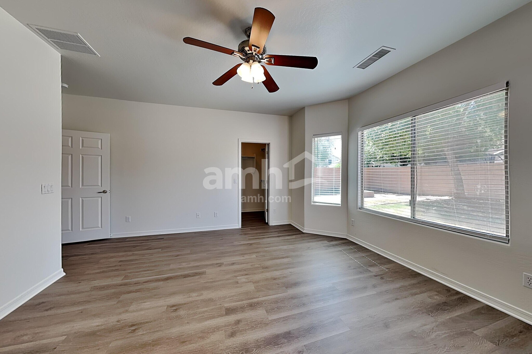 Building Photo - 18641 W Mission Ln