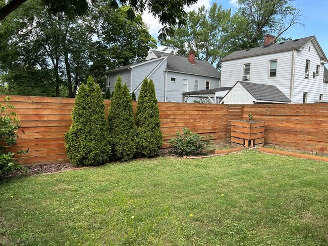 Building Photo - Deer Park 3 Bed 2 Bath Bungalow
