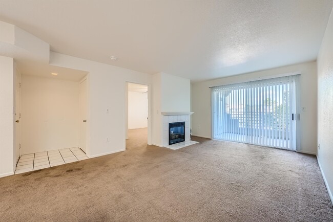 Building Photo - 1908 Mountain Hills Ct