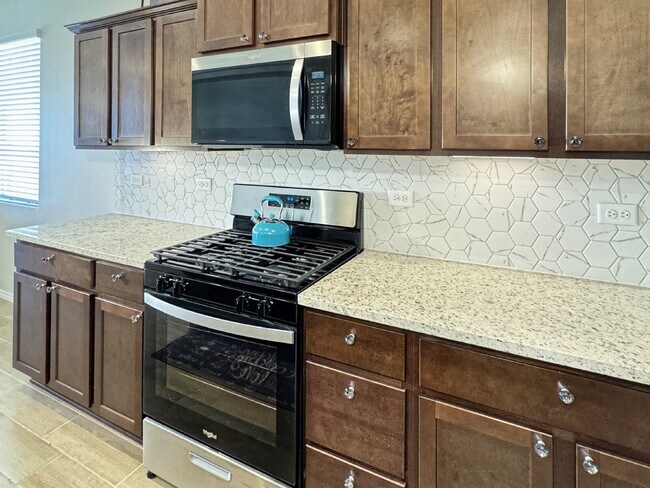 Building Photo - Almost New (2025) Home in Central Rio Rancho!