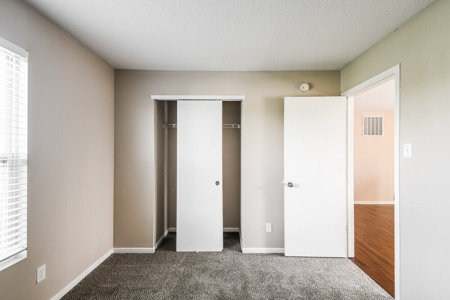 Building Photo - 7930 Caraway Ln