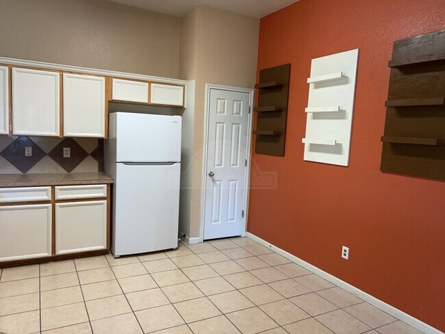 Building Photo - 1206 Cinch Dr