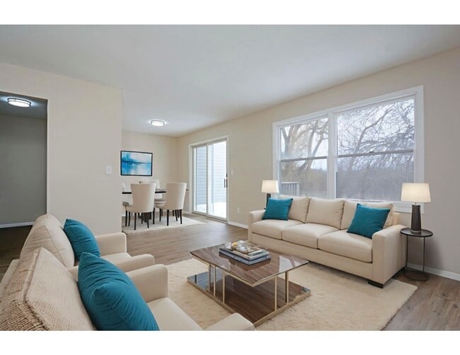 Building Photo - Beautifully Updated 3-Bed 2-Bath Townhouse in Savage - Available Now!