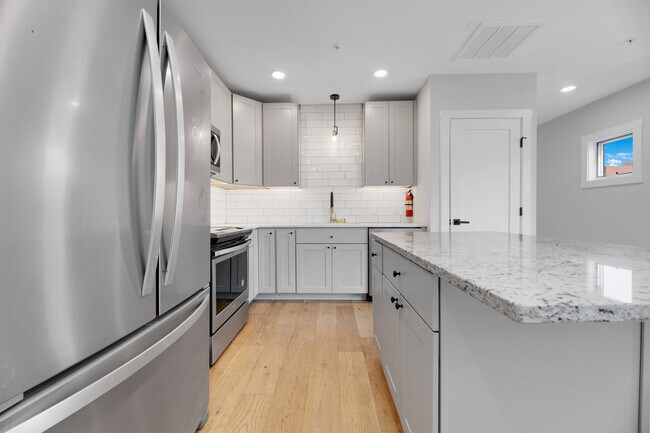 Building Photo - 6914 Willow St NW