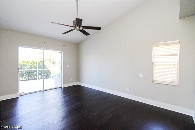 Building Photo - 135 Lady Palm Dr