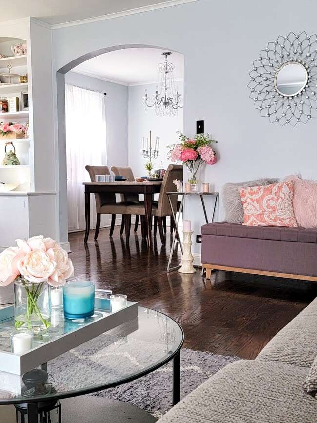 Building Photo - 6530 N Drake Ave